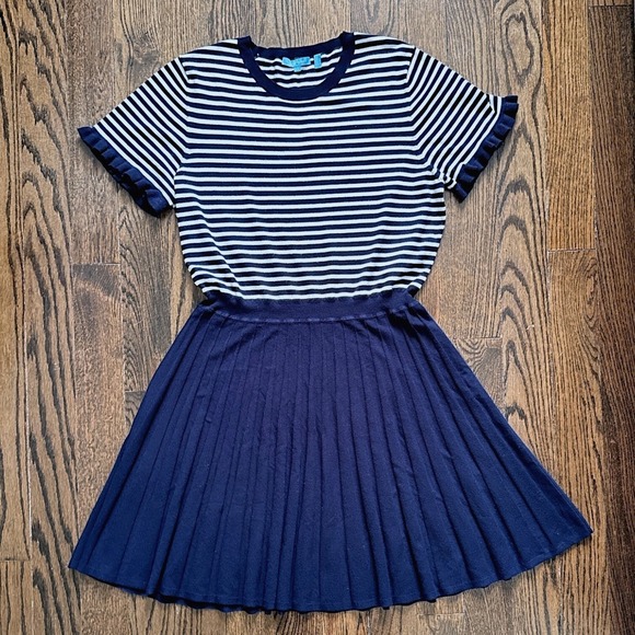 Draper James Dresses & Skirts - Draper James Knit Dress XXL Nautical Striped Ruffle Sleeve Pleated Skirt Stretch